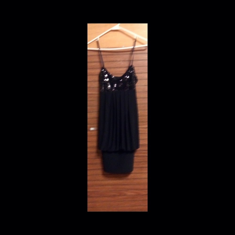 Dress - Picture 5 of 7